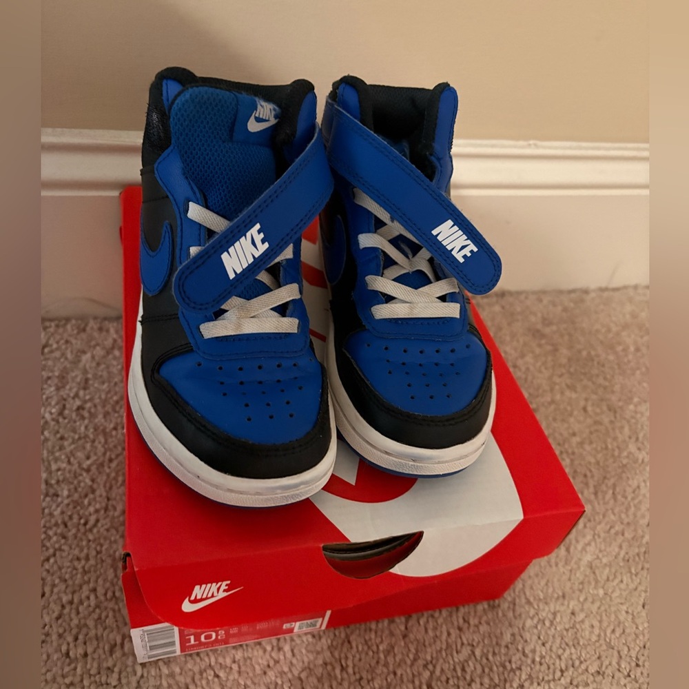 Nike Kids Sneakers in Blue and Black